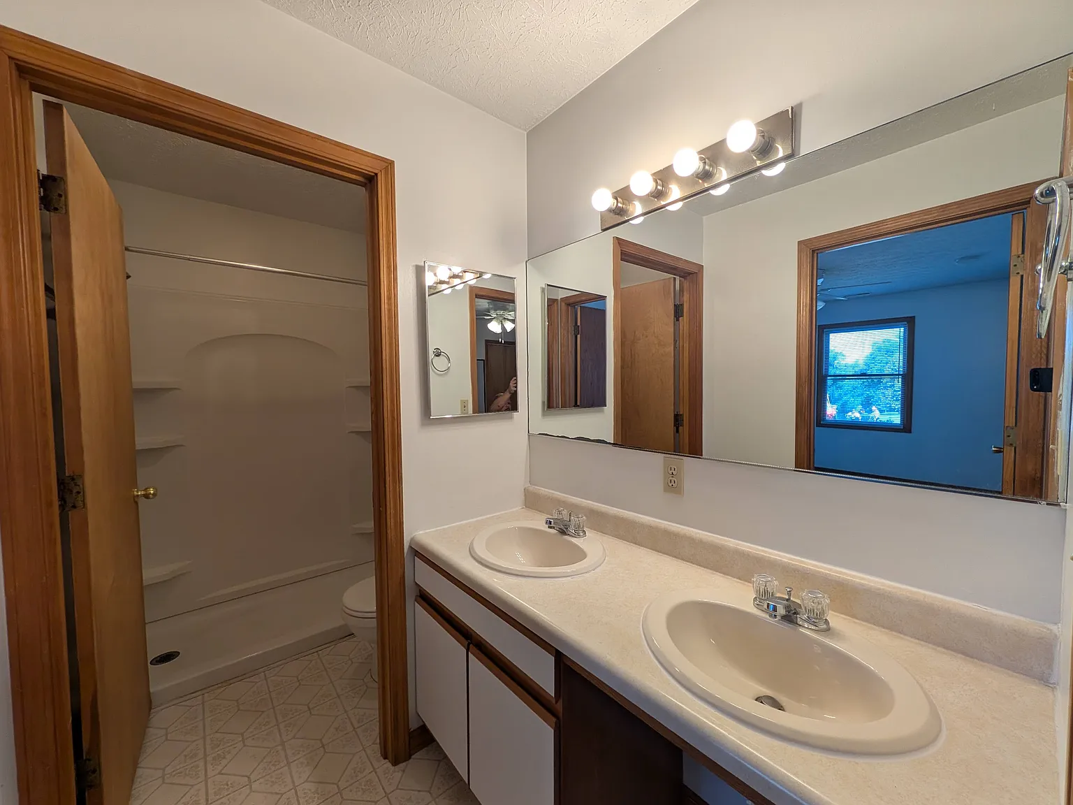 2 bed, 1.5 bath, $1,998 — Photo 4