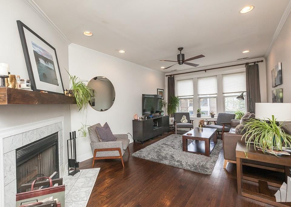 1st image of 748 W Melrose St #20