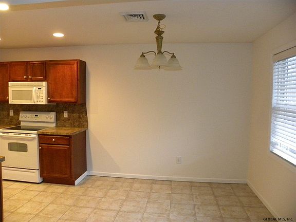 5th image of 44 Washington Ave APT 5D