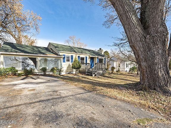 3rd image of 203 Hermitage Dr