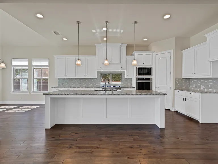 2600 Fairhill Ln — Photo 13