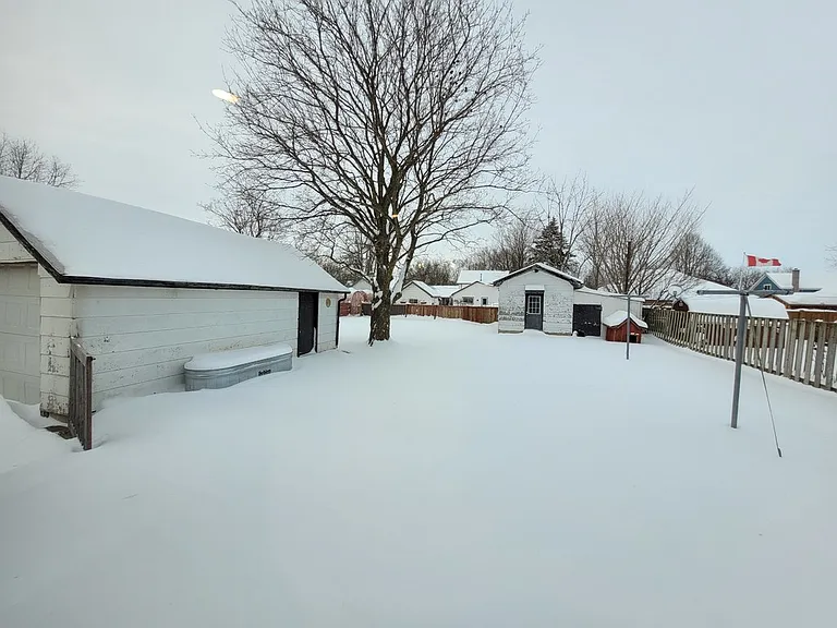 16 Palmer St W #A — Photo 6