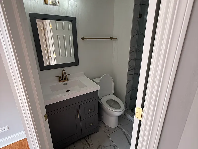 645 Cary Woods Cir — Photo 2