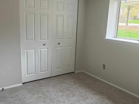 Big closet in 2nd bedroom