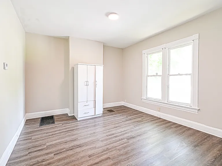 3131 Harvard Ave — Photo 5