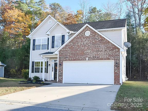 2nd image of 28 Stone River Dr