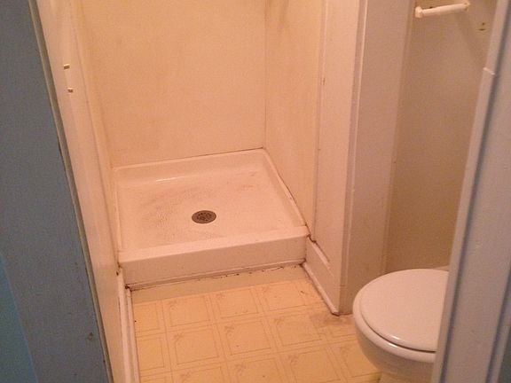 5th image of 313 Cedar St