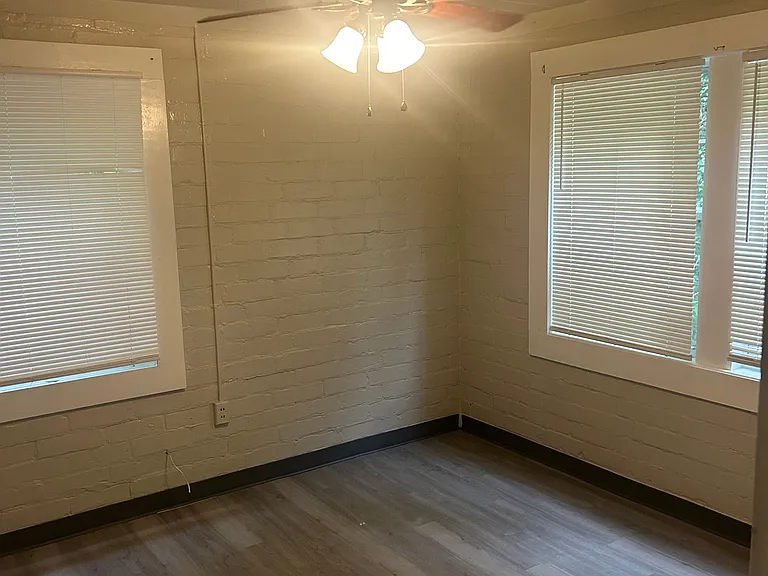 213 Riley Ave #LOWER — Photo 10