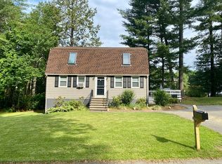 27 Auburn Ave, Wilmington, MA 01887