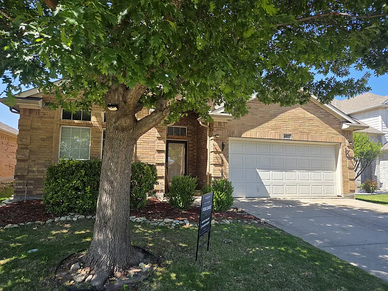 6037 Horse Trap Dr — Photo 3