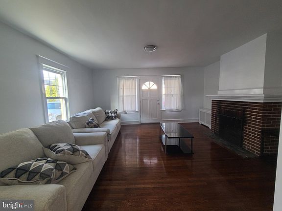 5th image of 458 Burnley Ln
