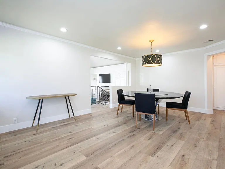 8437 Quartz Ave — Photo 8