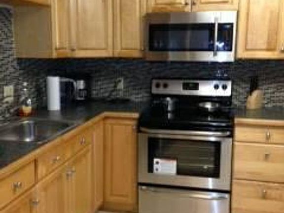 4th image of 200 Kent St #11