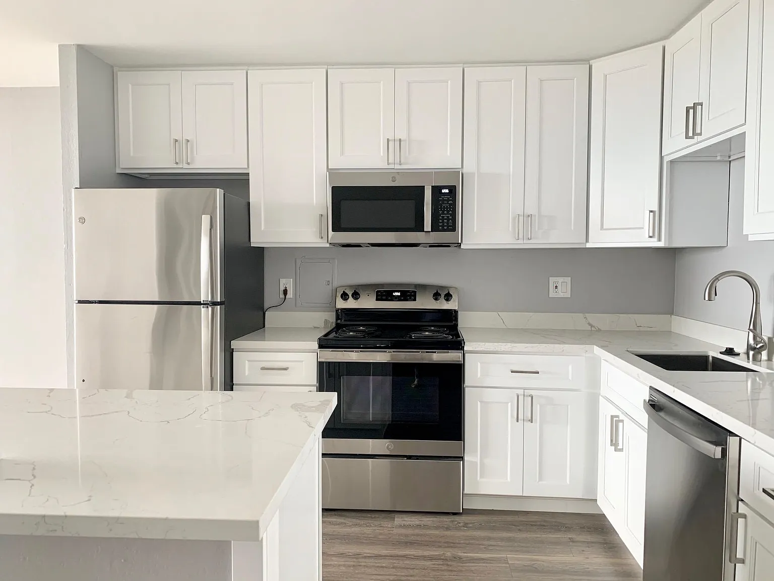 2 bed, 1113 sqft, $3,375 — Photo 3