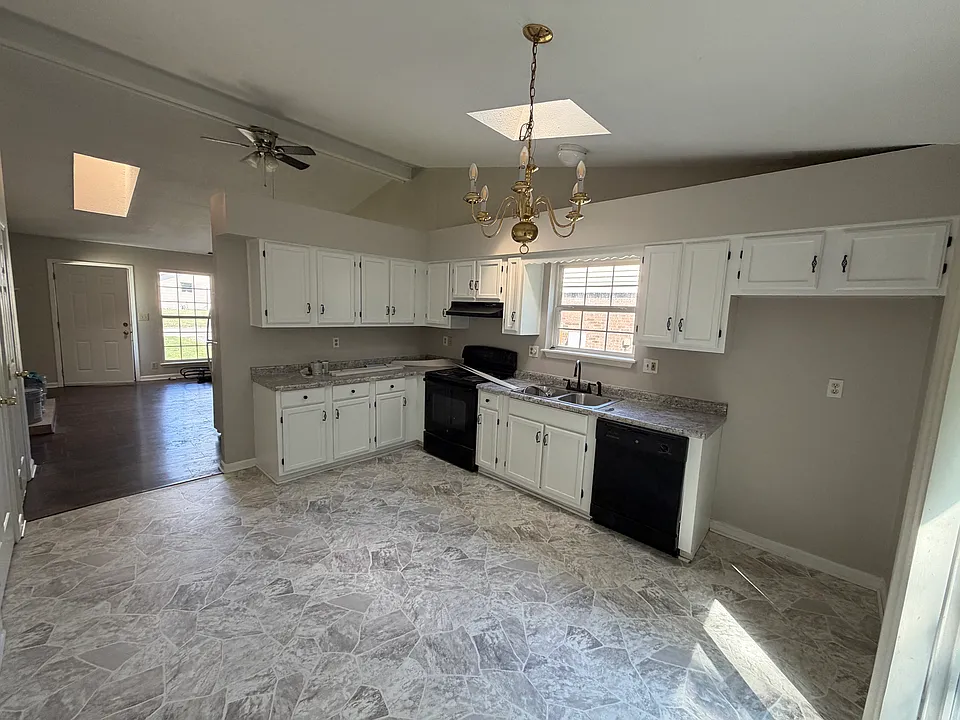 3732 Chamberlain Ct