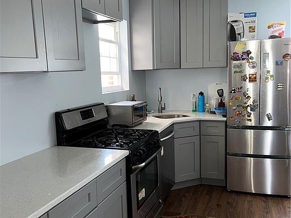 4th image of 1286 Givan Ave