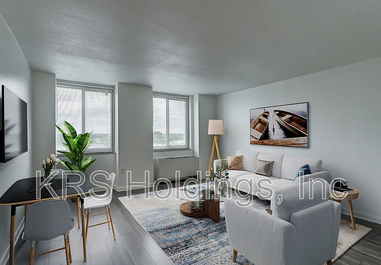 Tower on Franklin - 311 W Franklin St — Photo 6
