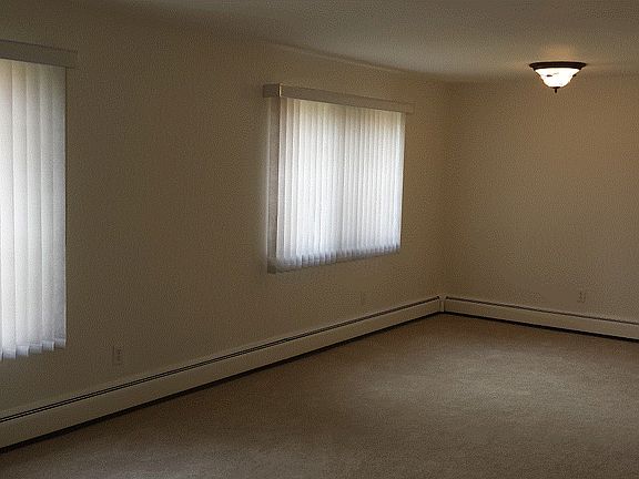 3rd image of 46027 Vanker Ave