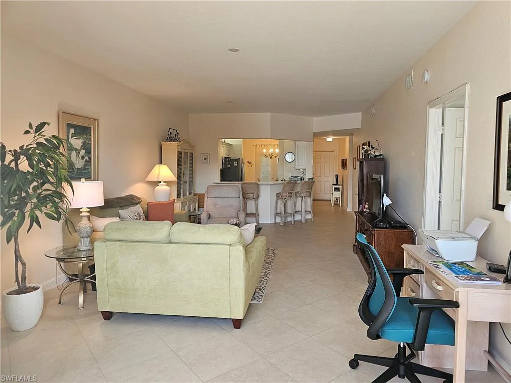 2 bed, 2.0 bath, 1203 sqft, $7,500 — Photo 3