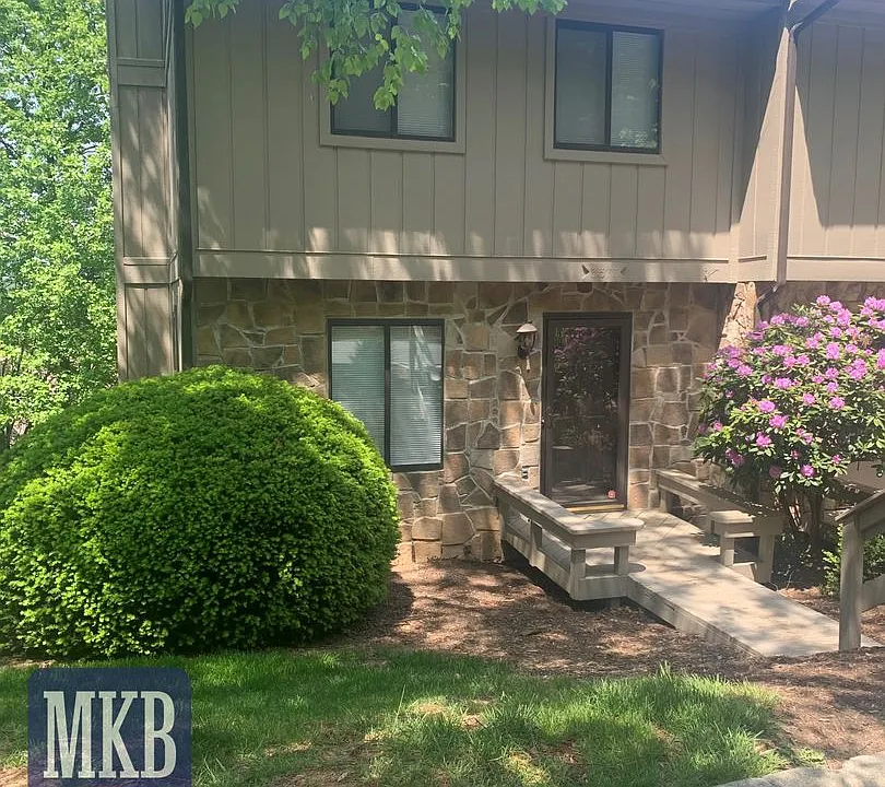 3377 Kelly Ln