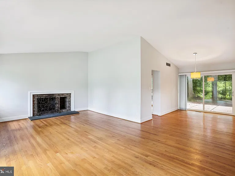 8206 Stone Trail Dr — Photo 20