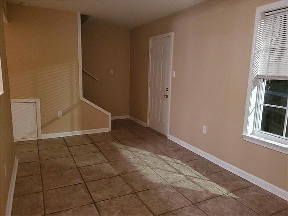 4th image of 3110 Edenborn Ave APT 401