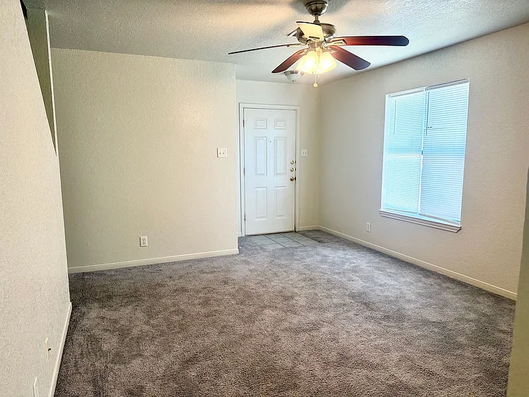 5202 Daybreak Cir — Photo 2