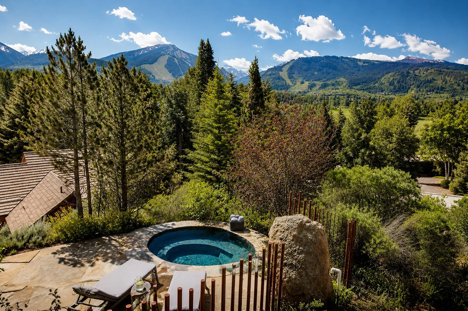 5 bed, 6031 sqft, $300,000 — Photo 2
