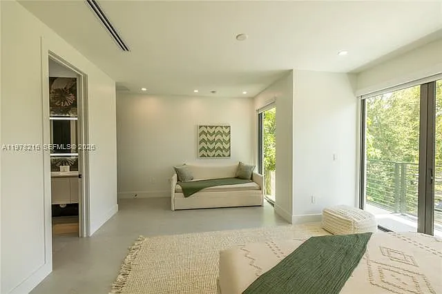 8850 NE 8th Ct — Photo 7