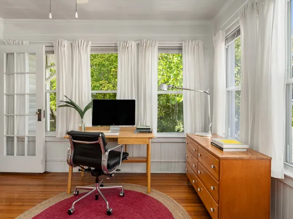 51 Dekoven Court image 15 of 31