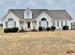 59 Mar Joy Dr, Dunn, NC 28334
