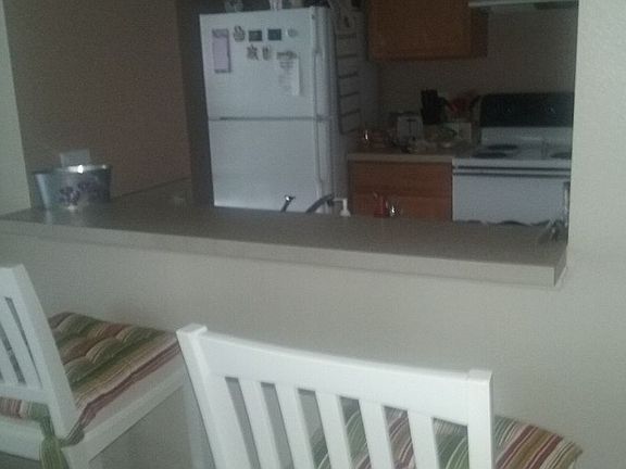 Breakfast bar DR to kitchen