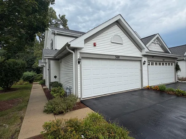 560 Jennifer Cir, Mundelein, IL 60060
