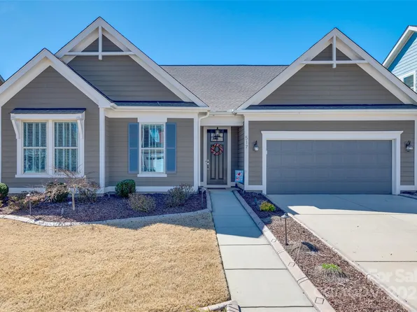 517 Red Wolf Ln, Clover, SC 29710