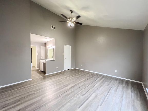 4th image of 8654 Victorian Village Dr #8654