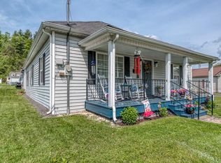 423 Kents Ridge Rd, Richlands, VA 24641