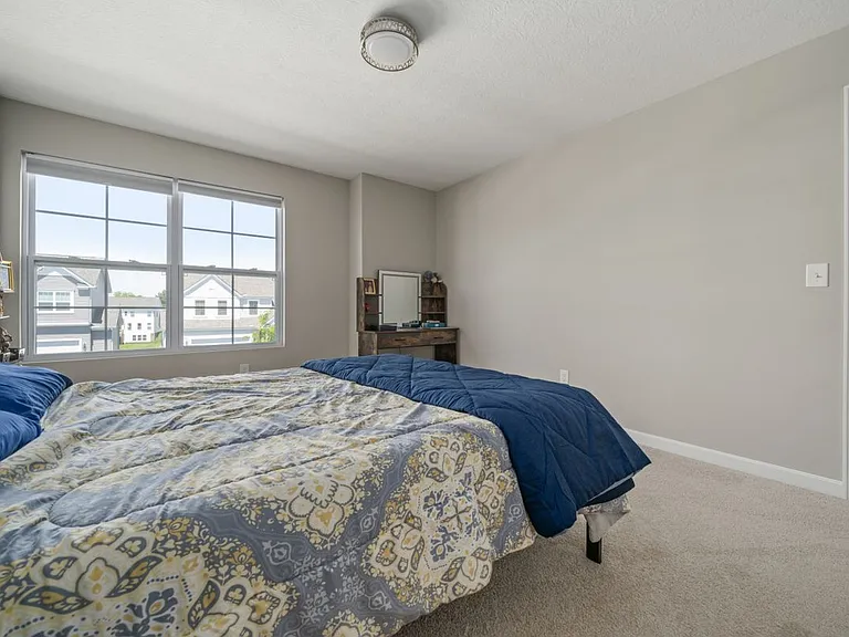 1033 Quarry Oak Dr — Photo 32