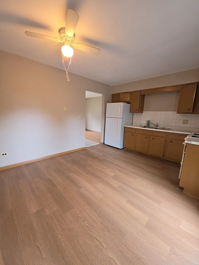 2 bed, 700 sqft, $1,550 — Photo 4