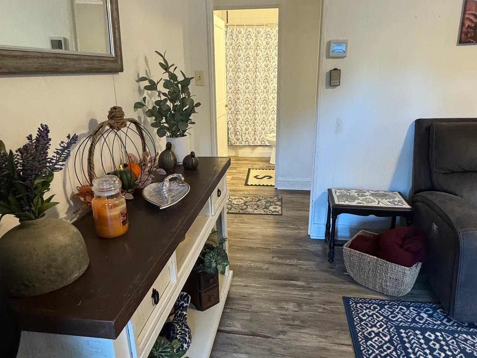 3 bed, 1056 sqft, $1,750 — Photo 3