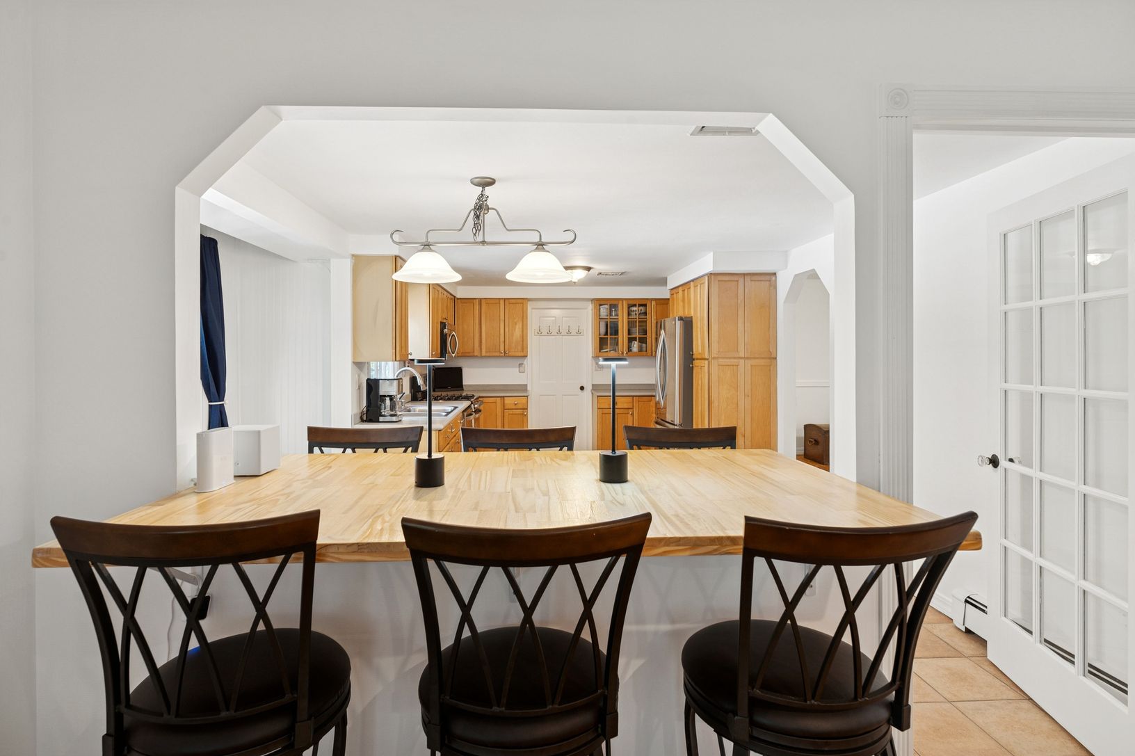  EAT IN KITCHEN