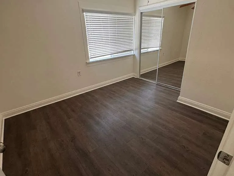 4555-57 Landis St #55 — Photo 3