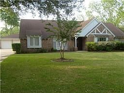3rd image of 110 E Larkspur Dr
