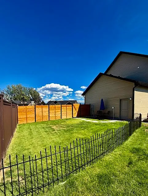 1 bed, 1000 sqft, $1,975 — Photo 3