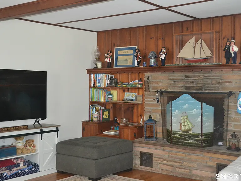 110 Columbus Ave E — Photo 15