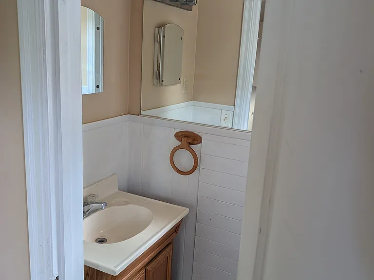 904 East St — Photo 20
