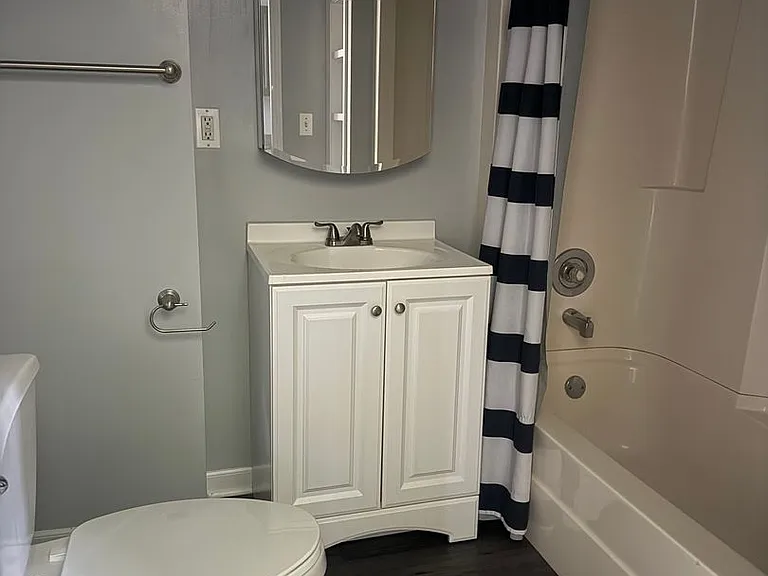 150 Rockford Ave — Photo 9