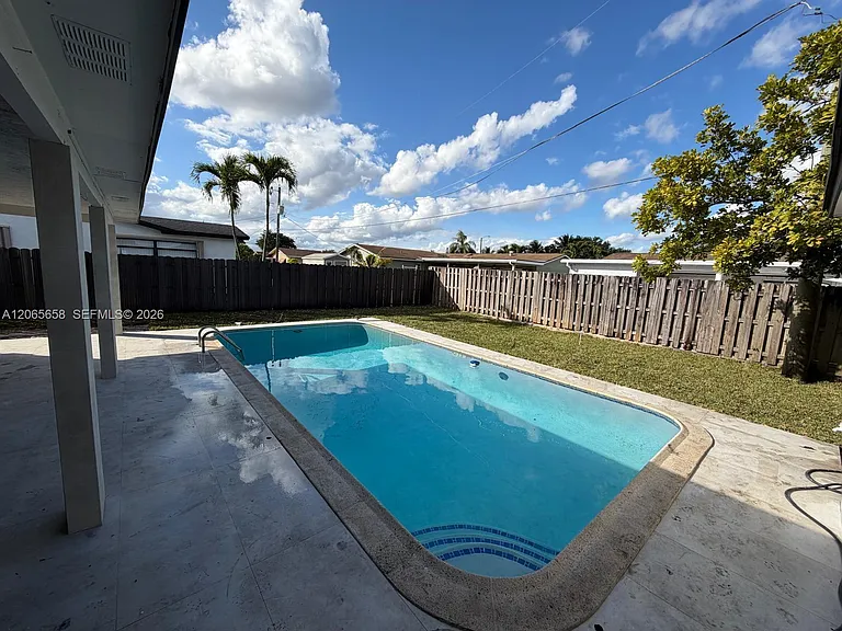10581 NW 28th Mnr — Photo 3