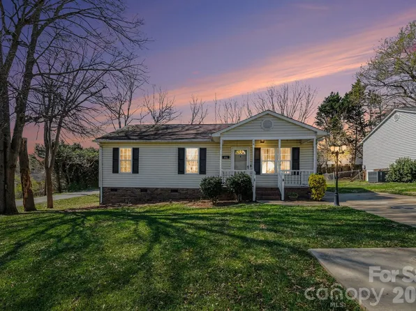 105 Chadwick Cir, Dallas, NC 28034