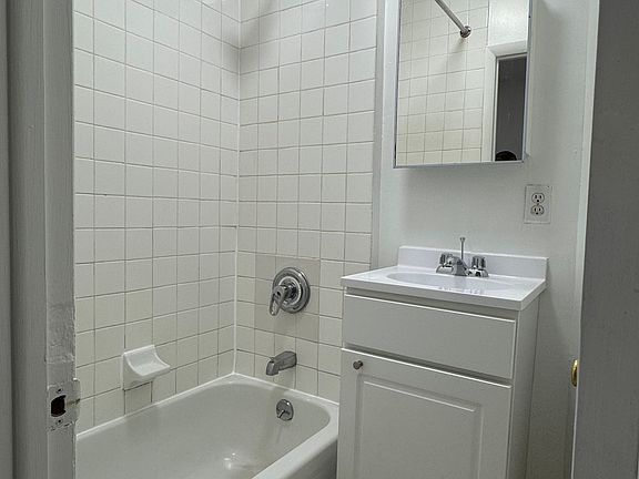 4th image of 165 W 4th St APT 15