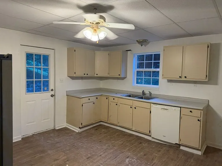 507 Gaskill Ave — Photo 2
